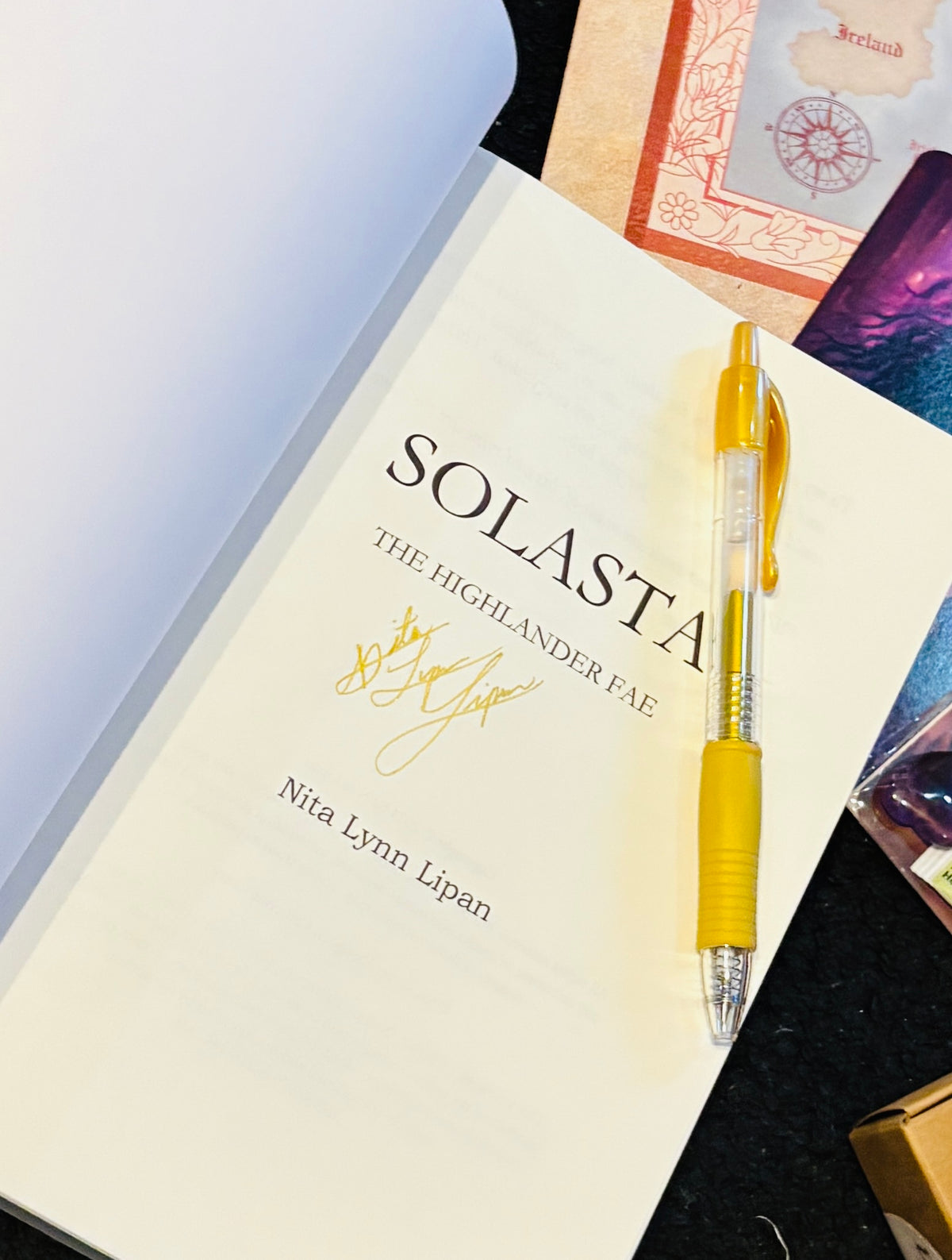Solasta: The Highlander Fae - Signed Paperback Gift Set